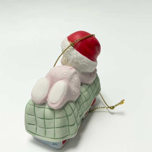 🌨️❄️🔴Precious Moments - Baby’s 1st Christmas (2021) Porcelain Ornament - Picture 8 of 17